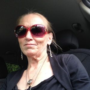 Meet your Posher, Linda